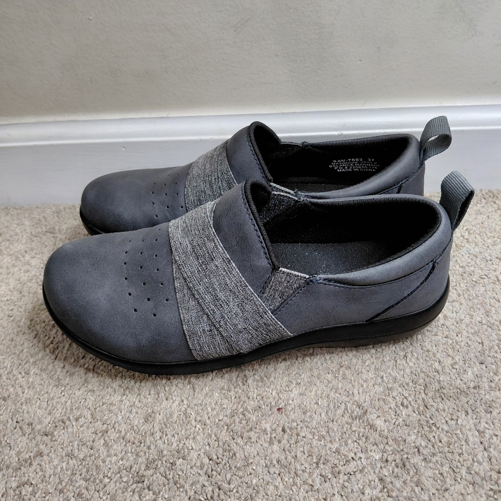 Alegria Gray Slip-On Women's Size 37 Shoes